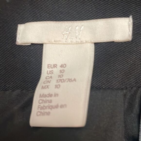 H&M Black mini skirt - Picture 3 of 3